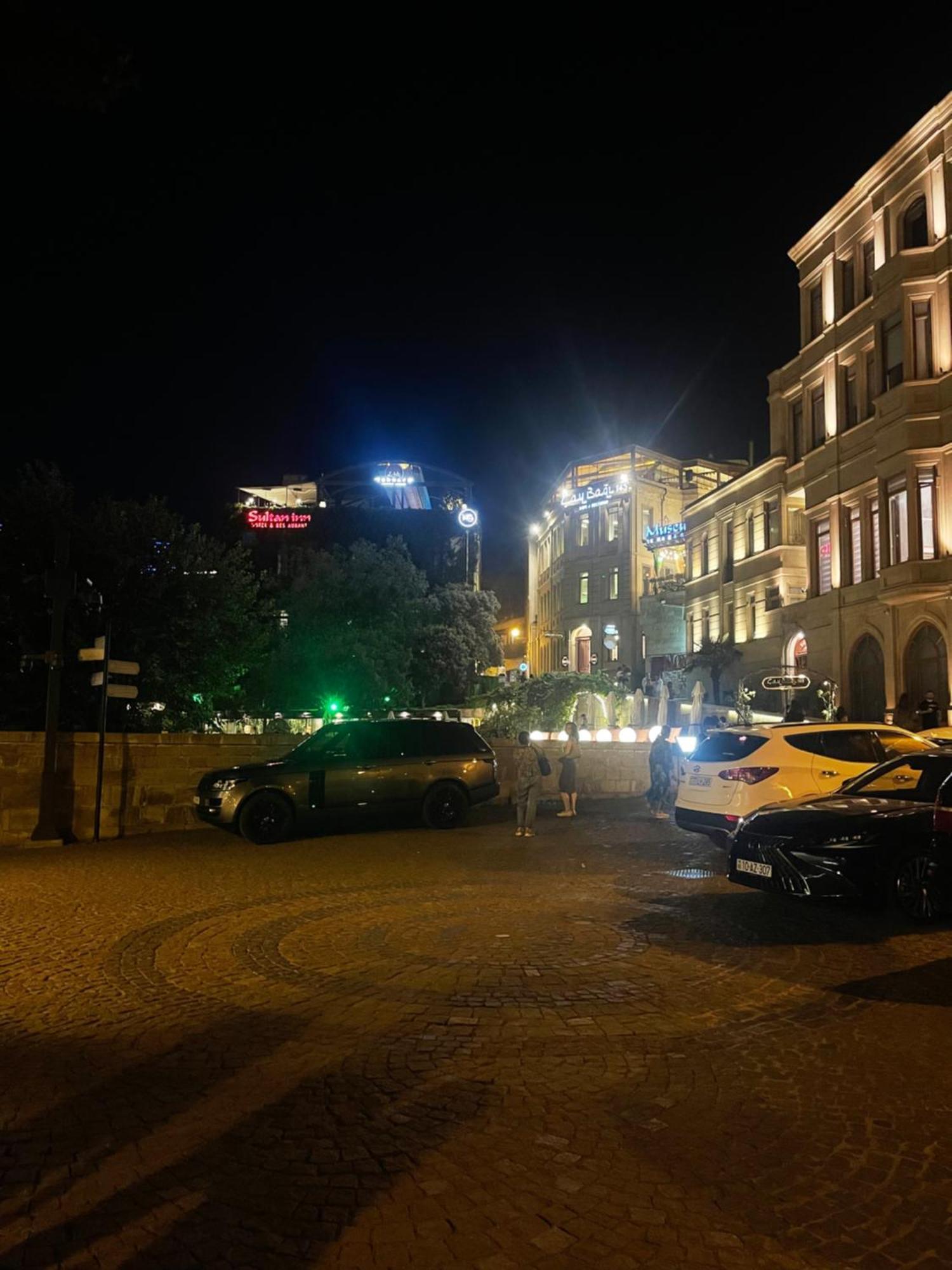 Cozy Old City Apartment Баку Екстериор снимка